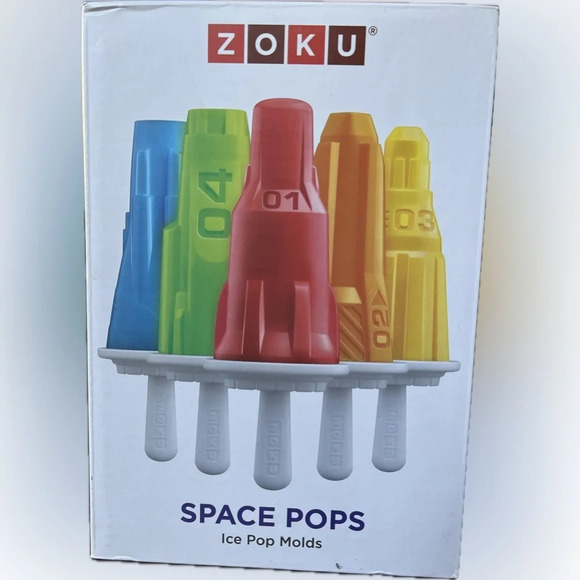 Zoey Space Pops Ice Pop Molds 5 Unique Rocket Molds 1 Astronaut Mold Sticks Base - Picture 4 of 10